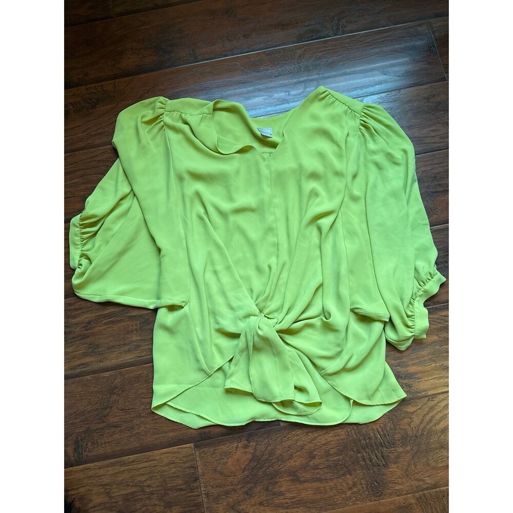 Chico’s Size 3 / 3X Lime Green Tie Front Blouse Short Sleeve Women’s XL 16/18
